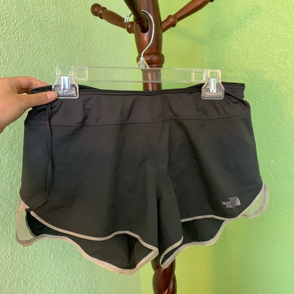 The North Face Pants - NORTH FACE mesh shorts